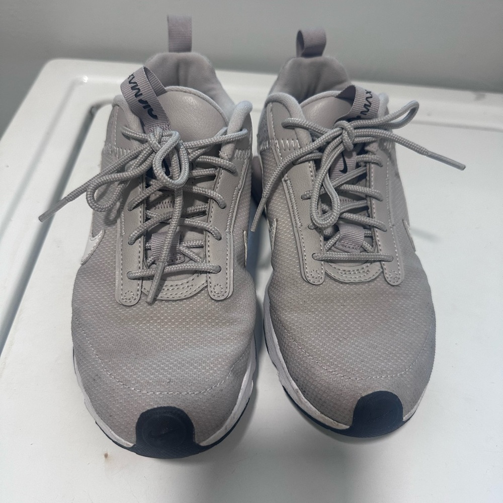 Air Max woman’s shoes
